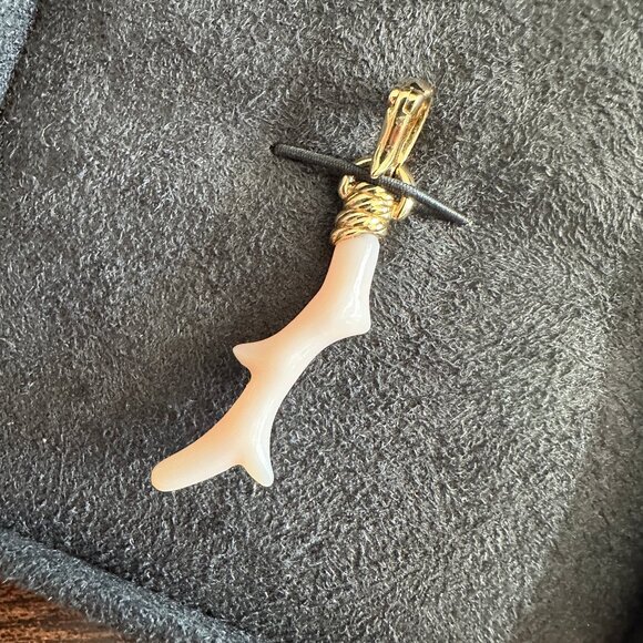 David Yurman Coral Amulet Pendant in 18K Yellow Gold w/ Pink Opal - - Picture 8 of 13